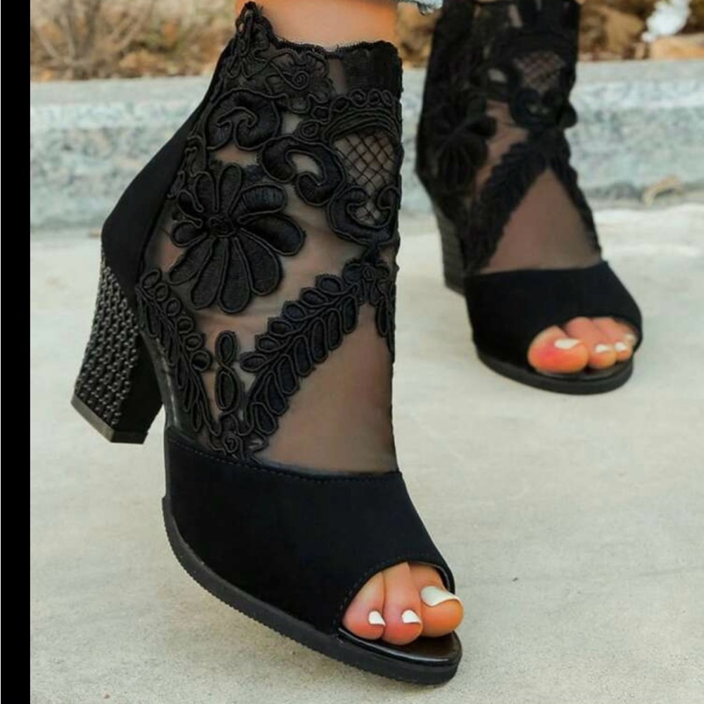 Beautiful black lace booties! Very sexy!